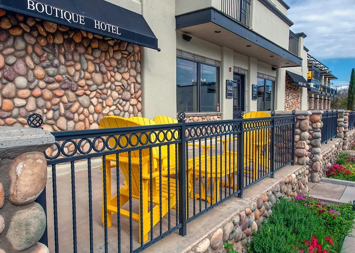The Tavern Hotel Cottonwood